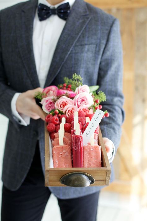 serve fruit popsicles as a late night snack | via The Styled Bride Liquor Lollipops, Berry Popsicles, Romantic Barn Wedding, Diy Wedding Planner, Wedding Snacks, Barn Wedding Inspiration, Wedding Apps, Diy Bride, Boda Mexicana