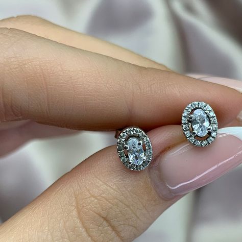 Oval Diamond Earrings, Oval Diamond Earring, Earrings White Gold, Gold Bridal Earrings, Halo Earrings, Oval Earring, Silver Jewelry Fashion, Earrings White, Oval Cut Diamond