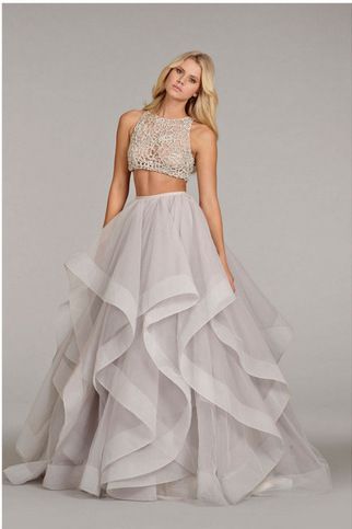 Bridal gown separates: http://www.confettidaydreams.com/two-piece-wedding-dress-bridal-separates/ Dress China, Purple Wedding Dress, Two Piece Wedding Dress, Bridal Separates, Top Wedding Dresses, Crop Top Dress, Dresses Designer, Dresses Bridesmaid, Wedding Dress Trends