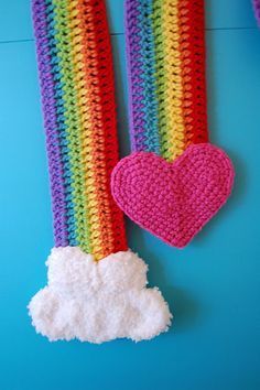 شال كروشيه, Rainbow Scarf, Creative Crochet, Mode Crochet, Crochet Vintage, Rainbow Crochet, Kids Scarf, Crochet Bookmarks, Crochet Motifs