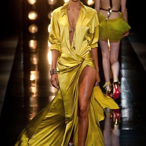 Alexandre Vauthier Rock Dress, Alexandre Vauthier, Couture Week, Yellow Fashion, Looks Style, Yellow Dress, London Fashion Week, Couture Fashion, Runway Fashion