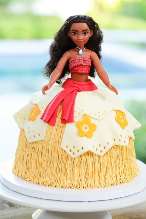 Moana Cake Ideas, Moana Birthday Cake Ideas, Moana Birthday Party Cake, Cake Ideas Simple, Moana Princess, Moana Birthday Cake, Moana Bebe, Moist Yellow Cakes, Moana Cake