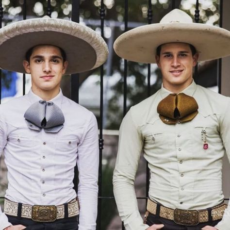 Mexico Aesthetic Culture, Mexico Costume, Ballet Folklorico, Mexican Men, Mexican Outfit, Country Men, Folk Costume, Quince, Dress Codes