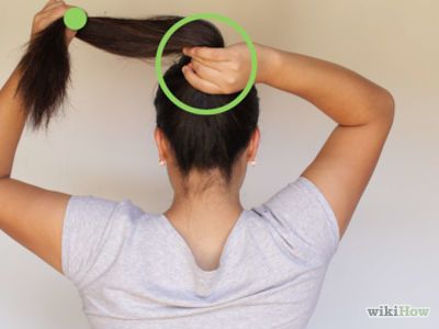 How to Put Your Hair Up with a Jaw Clip -- via wikiHow.com Jaw Clip Hairstyles, Curly Hair Up, Two Ponytails, Jaw Clip, Formal Hair, Hair Clamps, Clip Hairstyles, Hair Pulling, Your Hairstyle