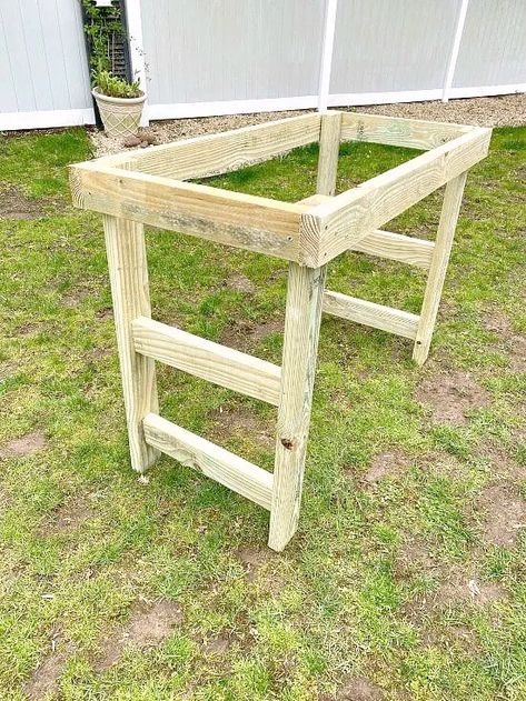 Tutorial for Easy DIY  Potting Bench Diy Garden Table Potting Benches, Potting Tables Diy, Diy Potting Table, Build Potting Bench, Planting Bench, Potting Benches Diy, Potting Bench With Sink, Benches Diy, Garden Work Bench