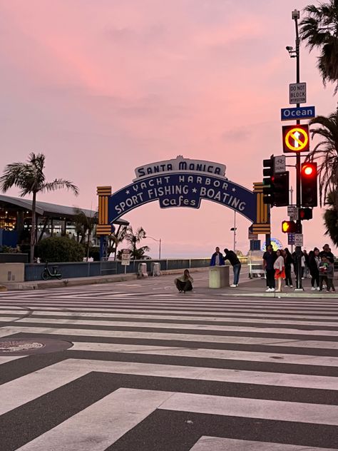 sunset santa monica pier California Pier Santa Monica, Los Angeles Santa Monica Pier, Santa Monica Pier Sunset, Santa Monica Pier Night, Santa Monica Pier Aesthetic, Santa Monica Aesthetic, Socal Aesthetic, Pier Santa Monica, Santa Monica College