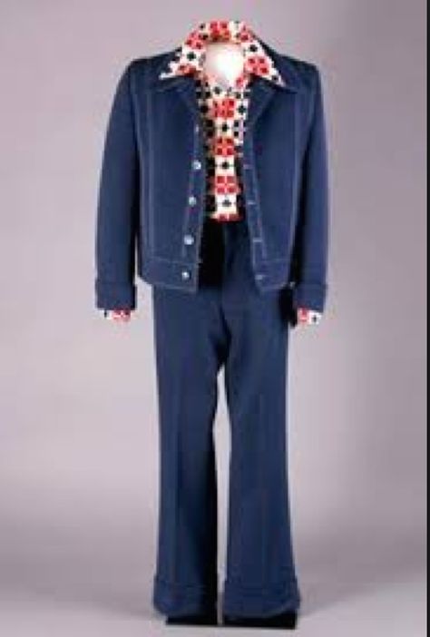 This leisure suit is a polyester double knit with a patterned shirt made in 1975 by Michael's Clothes for Men. The all denim look was very popular, along with a bell bottom jean, accentuating the length of legs and the butt. Although this suit is made for men, the denim look was unisex and could be worn by women. 70s Fashion Men, Digital Dress, 70s Inspired Fashion, 70s Outfits, Leisure Suit, Costume Collection, 1970s Fashion, Character Outfits, 70s Fashion