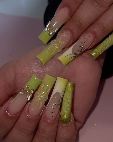 Co. Cervantes | All I can hear in my head when I see pictures of this set is Lala saying “she was a fairy “ 😂💗🧚🏻 - - - - - - #nails #green #prettynails #na… | Instagram Green Y2k Nails, P31 Woman, Vaca Nails, 16 Nails, She Was A Fairy, Tapered Square Nails, Long Press On Nails, Plain Nails, Nails Green