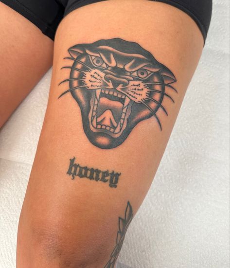 Panther Tattoo Thigh, Panther Thigh Tattoo, Panther Knee Tattoo, Traditional Panther, Traditional Panther Tattoo, Tattoo Session, Panther Tattoo, Dope Tattoos For Women, Knee Tattoo