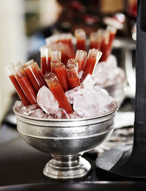 Fun #Halloween party idea! Bloody Mary "shots" Vampire Halloween Party, Halloween Recipes Drinks, Vampire Party, Halloween Drink, Halloween Party Dinner, Diy Halloween Decor, Halloween Tattoo, Halloween Cocktails, Halloween Vampire