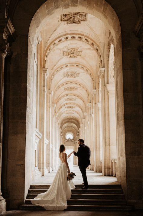 Paris Engagement Photos, Paris Couple, Paris Elopement, Photo Shoot Location, Paris Wedding, Wedding Photos Poses, Louvre Museum, Shooting Photo, Paris Photos