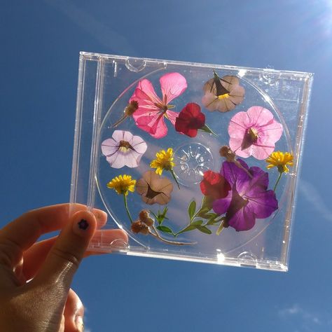 #aesthetic #tiktok #sky #cd #custom Bricolage Aesthetic, Cd Painting Aesthetic Vintage, Mirror Painting Ideas Aesthetic Flowers, Cd Case Art, Cd Case Aesthetic, Cd Custom, Cd Mixtape Aesthetic, Flower Painted Records, Cd Case Crafts