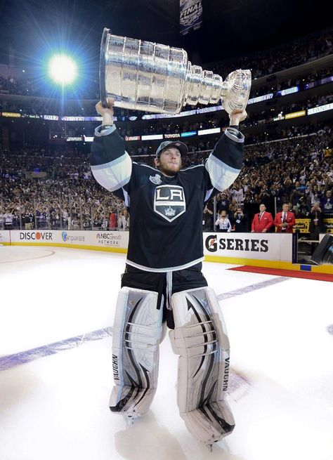 LA Kings, 2012 Stanley Cup winners Angeles, Los Angeles, Dustin Brown, Jonathan Quick, La Kings Hockey, Kings Hockey, Hockey Life, Hockey Goalie, Sport Player