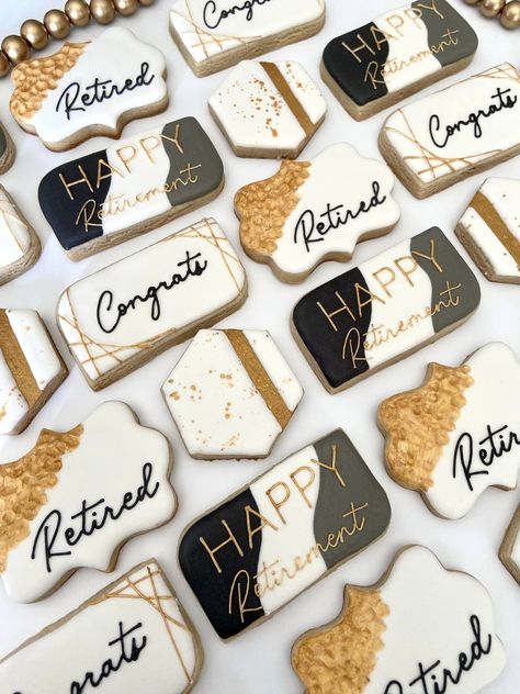 Retirement Party Dessert Ideas, Retirement Cookies Decorated For Men, Retirement Party Cookie Ideas, Retirement Cookies For Men, Retirement Royal Icing Cookies, Retirement Dessert Ideas, Retirement Decorated Cookies, Retirement Party Cookies, Retirement Cookies Ideas