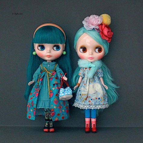 JUAN on Instagram: "BLYTHE SISTERS. 👯‍♀️ Marrakech Melange & Float Away Dream. #blythe #blythedoll #drblythenstein #ブライス" Business Drawing, Pulip Doll, Notion Aesthetic, Dolly World, Dolly Doll, Blythe Doll Dress, Living Dead Dolls, Blythe Clothes, Raggedy Ann