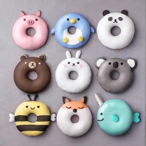 Animal donuts by @naturally.jo Donat Glaze, Donut Decorations, Cute Donuts, Cute Baking, Delicious Donuts, Mini Donuts, Classic Desserts, Kawaii Food, Cute Desserts