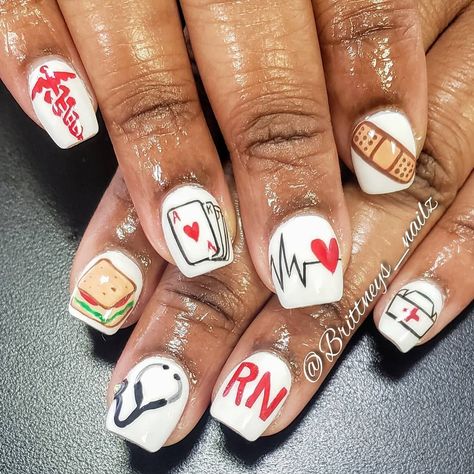 Nails For Nursing, Nails For Nurses, Nurse Nails, Nursing Pins, Graduation Nails, Punk Nails, Sns Nails, Nail Pictures, Popular Nail Designs