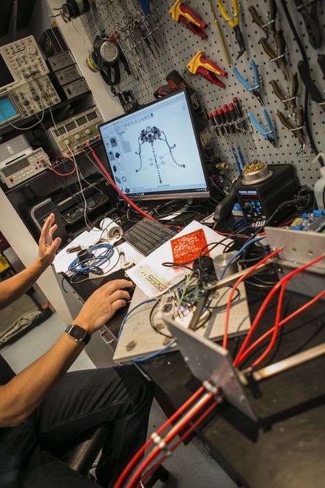 The man who helped bring Goldman Sachs into the 21st century shows off his… Engineer Man Aesthetic, Male Engineer Aesthetic, Softwear Engineer Aesthetic, Iron Man Workshop, Mechanical Engineering Vision Board, Engineer Aesthetic Male, Arduino Aesthetic, Mechanical Engineer Aesthetic, Electrician Aesthetic