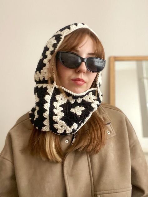 Black and White Balaclava White Balaclava, Crochet Balaclava, Hood Scarf, Crochet Hooded Scarf, Hooded Scarf, Crochet Scarves, Crochet Clothes, Black White, Black And White