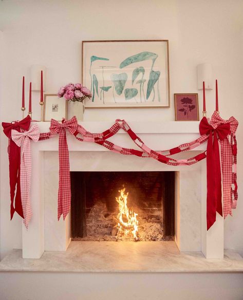 Bow Garland, Heather Taylor, Christmas Decor Inspiration, Foto Tips, Christmas Inspo, My Funny Valentine, Christmas Home Decor, Noel Christmas, Merry Little Christmas