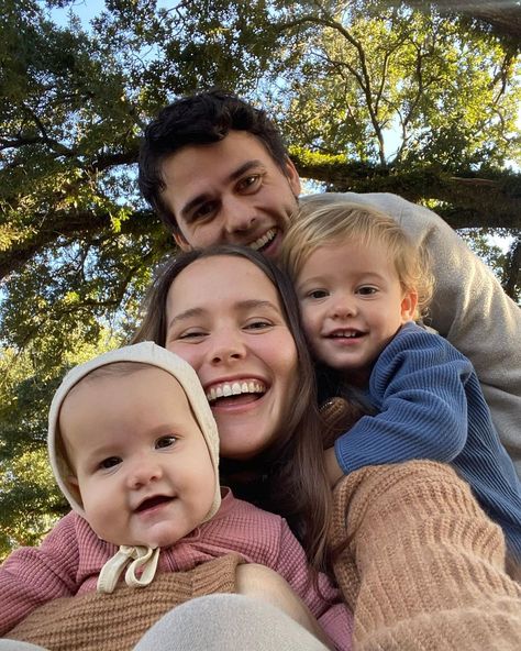 Mary Kate Robertson on Instagram: “I love this crew🥰” Perfect Family Aesthetic, Mary Kate Robertson, Cute Family Pictures, Family Summer, Polo Shirts Men, Dream Family, Future Love, Summer Mens, Clothes Casual