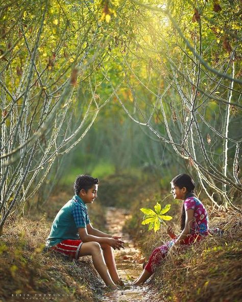 Friendship Quotes In Punjabi, Quotes In Punjabi, Childhood Photography, Lovers Photos, Village Photography, India Photography, Wedding Couple Poses Photography, Wedding Couple Poses, Indian Photography