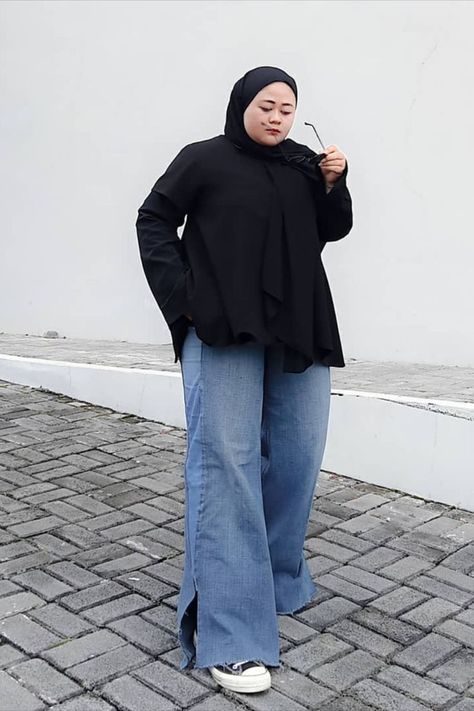 Plus Size Hijab Outfits, Midsize Hijab Outfit, Outfit Hijab Casual Gendut, Ootd Hijab Big Size, Casual Hijab Outfit Simple, Bigsize Hijab Outfit, Ootd Hijab Plus Size, Plus Size Hijabi Outfits, Plus Size Hijab Fashion