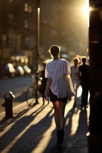 A Minute of Perfection #photography Rim Lighting Photography, Confident Walk, Backlit Photography, Urban Sunset, Sun Blinds, Rim Light, City Light, Ny Trip, Walking Down The Street