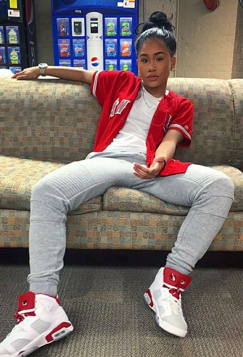 @/finessedmelanin on Pinterest Lesbian Fashion Tomboy, Tomboy Outfits Swag, Stem Outfits, Cute Tomboy Outfits, Tomboyish Outfits, Tomboy Stil, Goals Videos, Looks Hip Hop, Lesbian Outfits