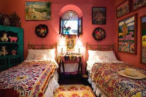 Mexican Bedroom, Mexican Interior Design, Mexican Interiors, Spanish Decor, Mexican Home Decor, Mexican Home, Spanish Style Homes, Hacienda Style, Deco Boheme