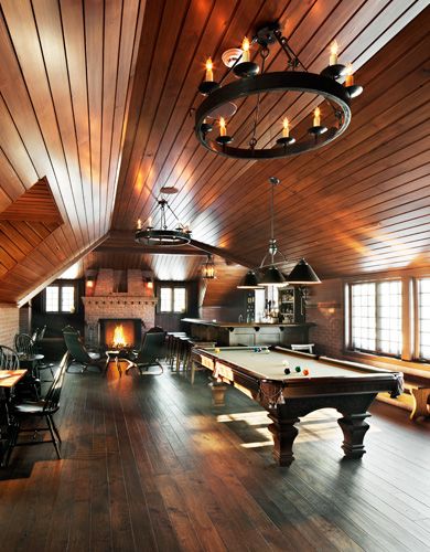 ⚜ Espacio recreativo en casa... Attic game/billiard room Location Advertising, Attic Game Room, Attic Renovation Ideas, Attic Ideas, Man Cave Home Bar, General Ideas, Attic Renovation, Attic Remodel, Attic Spaces