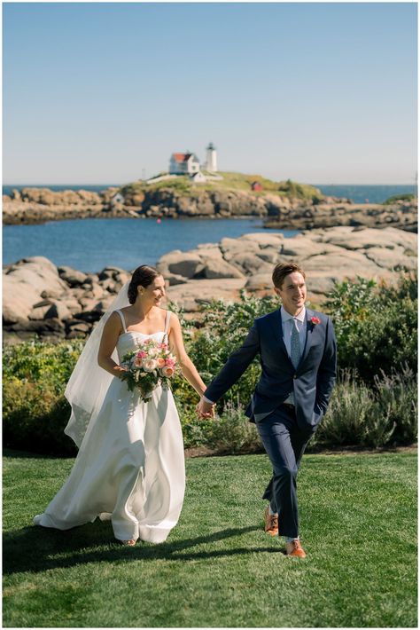 New England Wedding Dress, Viewpoint Hotel Maine Wedding, New England Wedding Aesthetic, East Coast Wedding Aesthetic, Maine Wedding Ideas, Northeast Wedding, Maine Summer Wedding, Maine Coast Wedding, York Maine Wedding