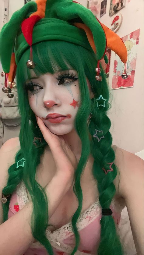 Clown Costume Women, Cute Clown Makeup, Circus Makeup, Clown Core, Clown Clothes, Looks Pinterest, Cute Clown, Alternative Makeup, Cool Makeup Looks