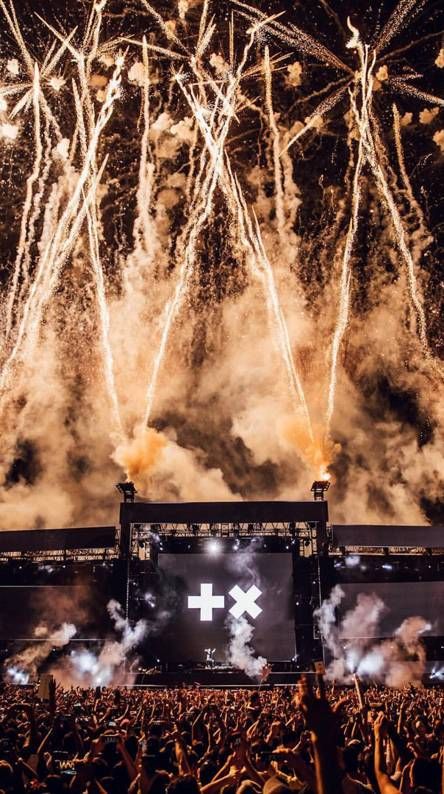 Martin garrix Martin Garrix Wallpaper, Martin Garrix Concert, Makar Sankranti Wallpaper, Happy Holi Wallpaper, Edm Music Festivals, Tomorrow Land, Concert Stage Design, Concert Stage, Martin Garrix