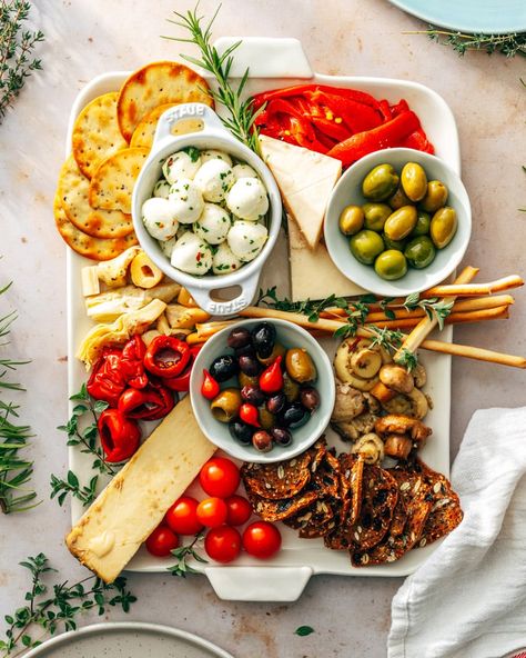 Ultimate Antipasto Platter – A Couple Cooks Antipasto Plate, Summer Side Dishes Recipes, Antipasto Skewers, Salad Dressing Recipes Healthy, A Couple Cooks, Marinated Vegetables, Antipasto Platter, Couple Cooking, Italian Appetizers