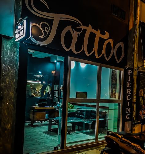 Tattoo Parlor Aesthetic, Parlor Aesthetic, Parker Aesthetic, Tattoo Parlor, One Percent, Stomach Ache, Tattoo Parlors, Inner World, Studio Ideas