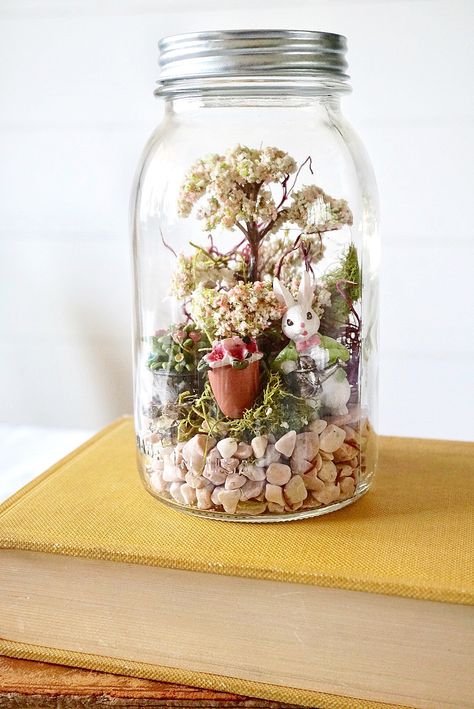 Decorated Jars Ideas, Clay Earrings Design, Spring Hosting, Easter Terrarium, Cottage Fairy House, Easter Jar, Mason Jar Terrarium, Easter Mantle, Fairy Garden Terrarium