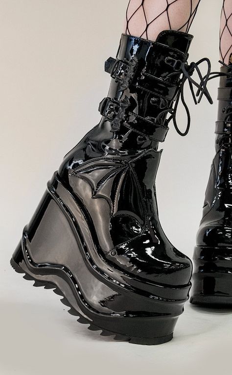 Platform Shoes Boots, Demonia Boots, Goth Shoes, Goth Boots, Demonia Shoes, Chic Outfit Ideas, Gothic Shoes, Dr Shoes, Black Platform Shoes