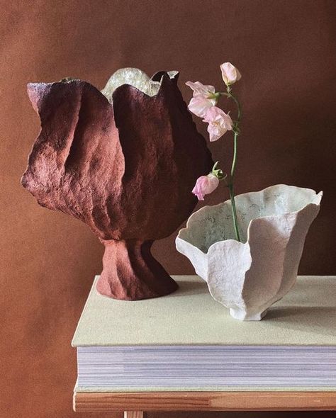 1000vases on Instagram: "@jonathan.yamakami" Jonathan Yamakami, Books In 2023, Sweet Pea Flowers, Contemporary Pottery, Organic Ceramics, Sculpture Art Clay, Keramik Design, Handmade Vase, Ceramics Pottery Art