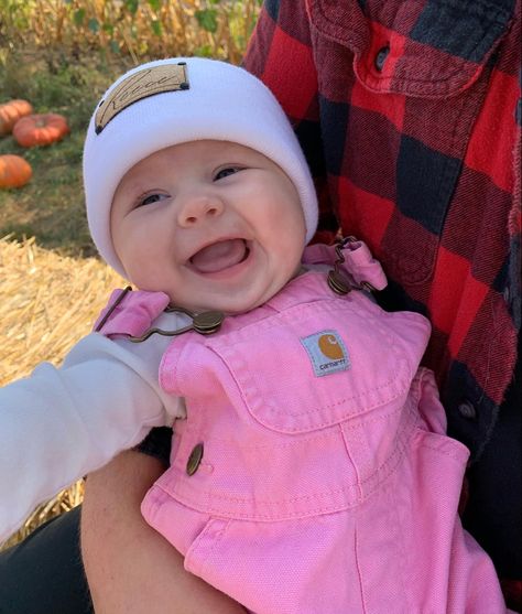 Baby smiles #carhartt #beanies #reeceleigh Baby Carhartt Outfit, Carhartt Baby Outfits, Baby Carhartt, Carhartt Baby Girl, Carhartt Beanies, Country Babies, Baby Clothes Country, Southern Baby