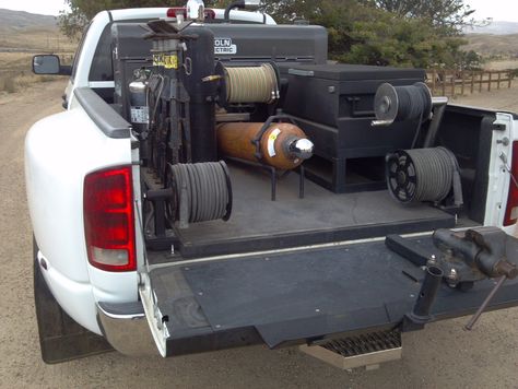 2006 Dodge ram 3500 welding truck with a classic 300-D welding machine comes with a custom skid and tooled out, this truck is ready to go to work.$$$ contact me at 719-429-0424 if you have any questions or need more pictures. Asking $65,000 O.B.O I live in California so you work out shipping or pick up. Bed Blueprints, Welding Truck Bedding, Rig Welder, Pipeline Welding, Welding Trailer, Welding Trucks, Mobile Welding, Welding Beds, Welding Rig