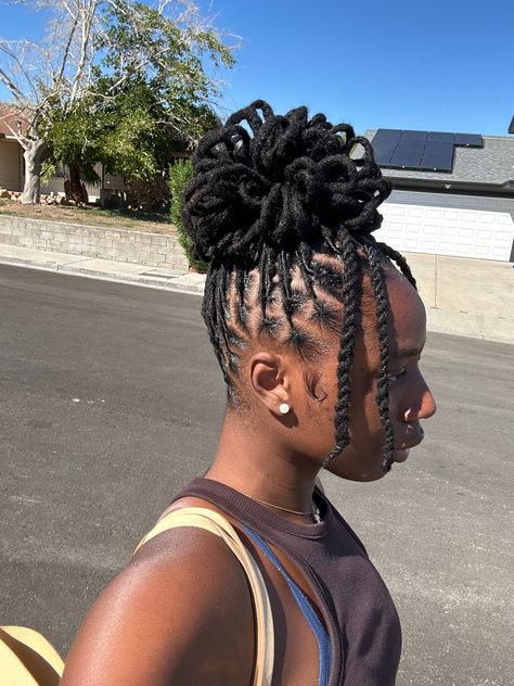 High Ponytail Locs Styles, Dread Hairstyles For Women Black Updo, Styles Locs Black Women, Loc Bun Styles Updo, Retwist Locs Style Updo, Women Loc Styles Hairstyles Short, Bun Hairstyles With Locs, Updos For Locs For Women, Updos For Short Locs