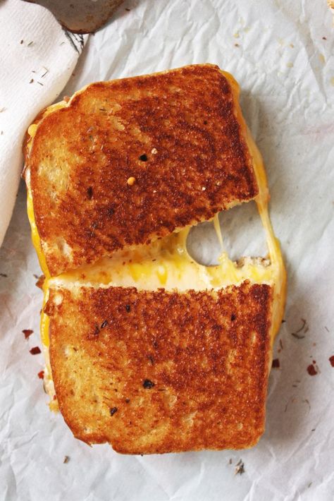 Fancy Schmancy Grilled Cheese - This is seriously the best grilled cheese… Gourmet Grilled Cheese Sandwich, Fancy Grilled Cheese, Veggie Recipe, Gourmet Grilled Cheese, Best Grilled Cheese, Grilled Cheese Sandwiches, Fun Image, Grilled Cheese Recipes, Cheesy Recipes