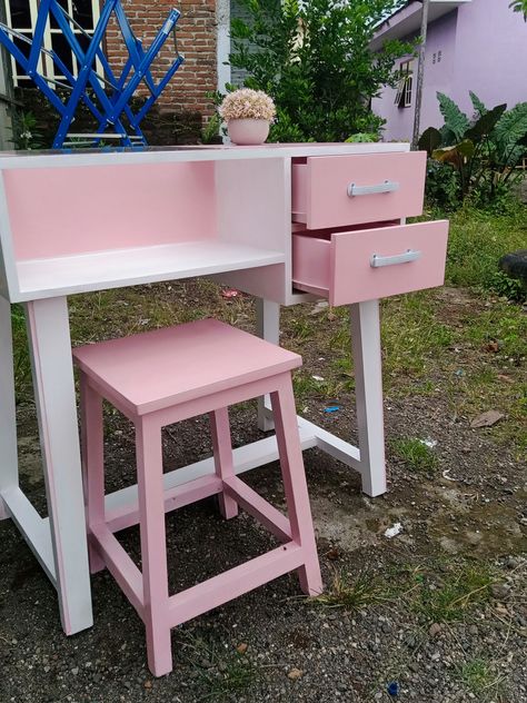 Studio Nail Art, Nail Art Table, Interior Studio, Nail Salon Decor, Salon Interior Design, Studio Room, Beauty Studio, Salon Decor, Art Table