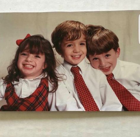 Happy Sibling Day, Sibling Day, Siblings Goals, Sibling Poses, Dream Family, Childhood Photos, Charlie Puth, Charming Charlie, Blonde Girl