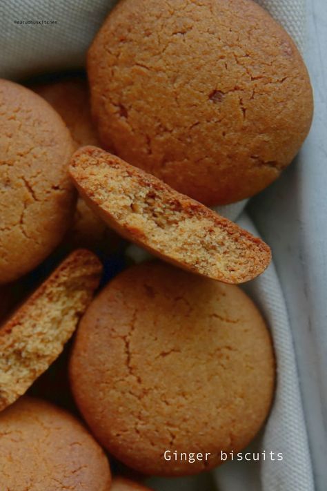 eggless ginger cookies recipe /cinnamon ginger biscuits Eggless Biscotti Recipe, Vegan Ginger Molasses Cookies, Cookies Recipes Indian, Ginger Cookies Recipe, 100 Cookies Recipe, Ginger Cookie Recipes, Eggless Cookies, Ginger Biscuits, Eggless Desserts