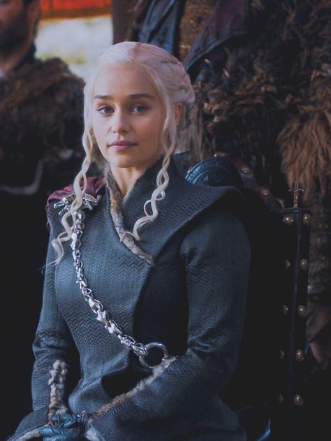 Daenerys Targaryen Wallpaper, Female Crush, Daenerys Targaryen Dress, Daenerys Targaryen Icons, Emilia Clarke Daenerys Targaryen, Game Of Thrones Poster, Game Of Throne Daenerys, Got Game Of Thrones, Targaryen Art