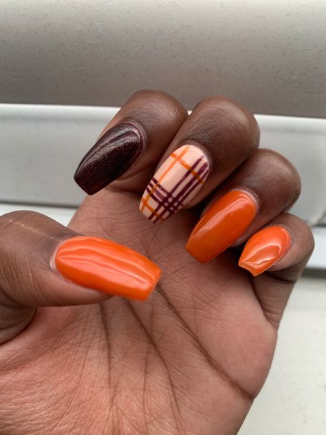 Fall Nails Stripes, Simple Fall Halloween Nails, Power Dip Nails Ideas Fall, Burnt Orange And Navy Nails, Dip Fall Nail Ideas, Orange Thanksgiving Nails, Squirrel Nail Art, Fall Season Nails Gel, Fall Nails Orange Brown