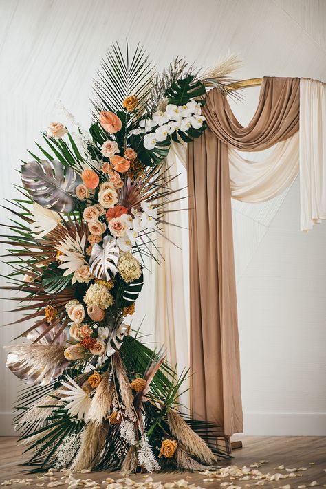 Boho Backdrop Ideas Diy, Tropical Stage Decor, Bohemian Elopement, Tropical Bohemian, Tropical Wedding Inspiration, Bohemian Style Decor, Modern Flower Arrangements, Wedding Stage Decorations, Monstera Leaves