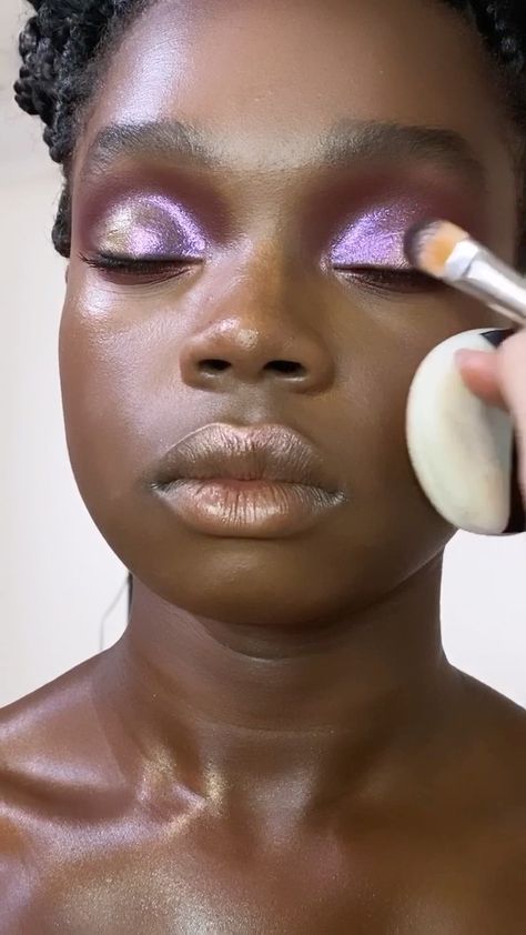 Sparkly Purple Eyeshadow, Lilac Eyes, Lilac Makeup, Purple Eye Shadow, Lilac Eye, Natural Eyeshadow Looks, Sparkly Eyeshadow, Natural Eyeshadow, Birthday Shoot